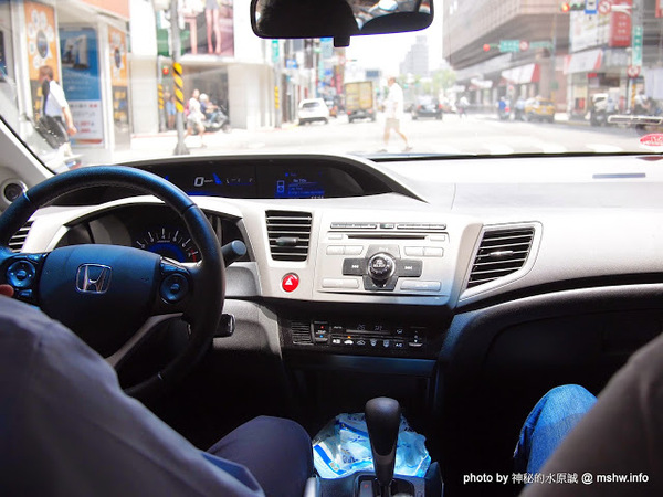 NEOSOHO 萬邦個旅商務：【景點】台北NEOSOHO Taiwan 萬邦個旅商務中心@中正捷運MRT台北車站 : 區位便捷完善,環境舒服乾淨,適合短暫休憩與包車旅遊的膠囊旅館進化版!