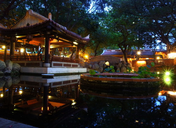 鼎馨棧復創美食館：＜台中｜北屯＞鼎馨棧復創美食館～古早台港式拿手菜料理～復古風＊經典合菜