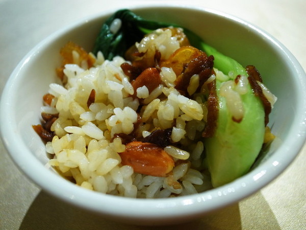 鼎馨棧復創美食館：＜台中｜北屯＞鼎馨棧復創美食館～古早台港式拿手菜料理～復古風＊經典合菜