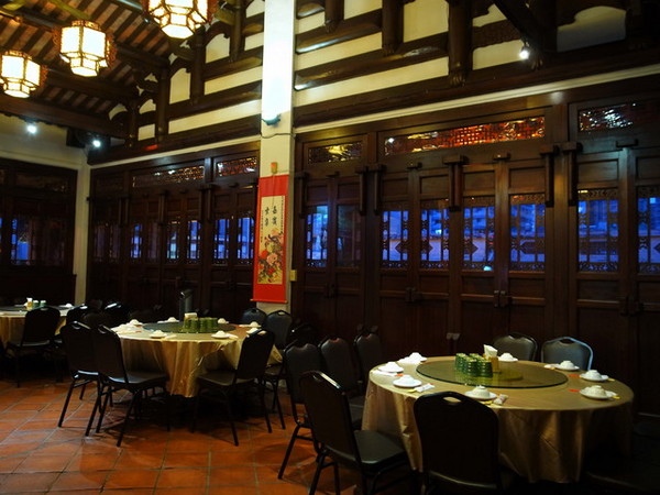 鼎馨棧復創美食館：＜台中｜北屯＞鼎馨棧復創美食館～古早台港式拿手菜料理～復古風＊經典合菜