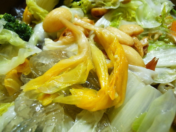 鼎馨棧復創美食館：＜台中｜北屯＞鼎馨棧復創美食館～古早台港式拿手菜料理～復古風＊經典合菜