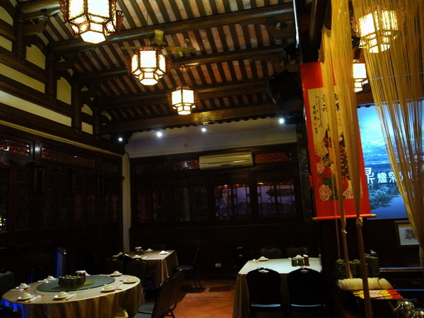 鼎馨棧復創美食館：＜台中｜北屯＞鼎馨棧復創美食館～古早台港式拿手菜料理～復古風＊經典合菜