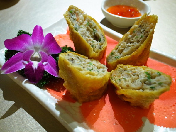 鼎馨棧復創美食館：＜台中｜北屯＞鼎馨棧復創美食館～古早台港式拿手菜料理～復古風＊經典合菜