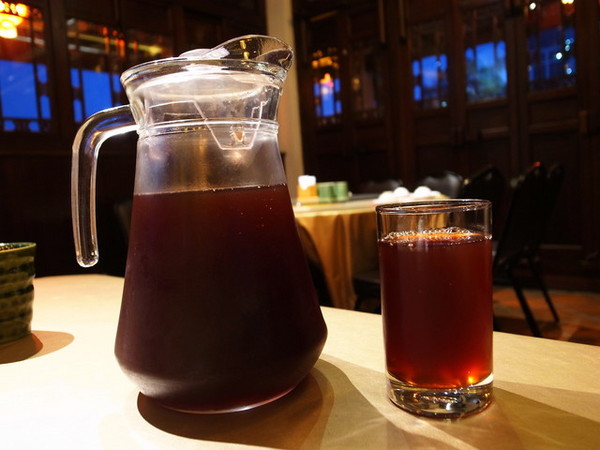 鼎馨棧復創美食館：＜台中｜北屯＞鼎馨棧復創美食館～古早台港式拿手菜料理～復古風＊經典合菜