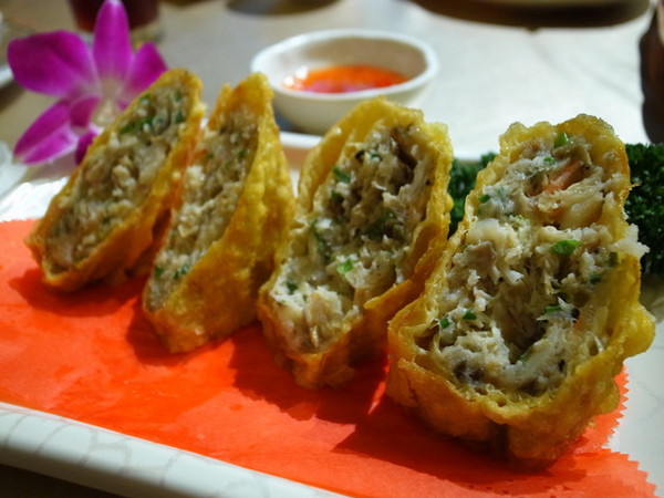 鼎馨棧復創美食館：＜台中｜北屯＞鼎馨棧復創美食館～古早台港式拿手菜料理～復古風＊經典合菜