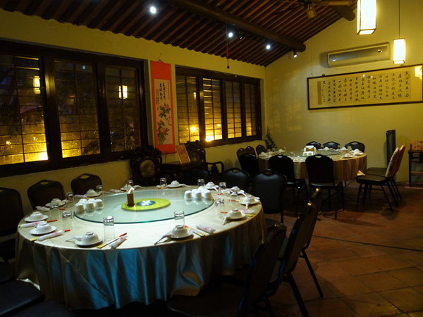 鼎馨棧復創美食館：＜台中｜北屯＞鼎馨棧復創美食館～古早台港式拿手菜料理～復古風＊經典合菜