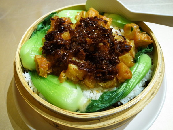 鼎馨棧復創美食館：＜台中｜北屯＞鼎馨棧復創美食館～古早台港式拿手菜料理～復古風＊經典合菜