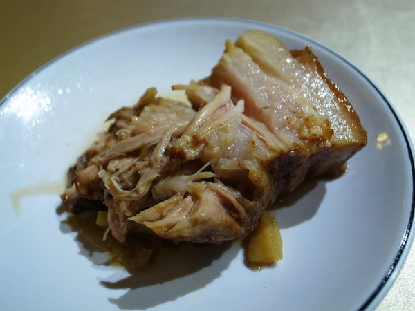 鼎馨棧復創美食館：＜台中｜北屯＞鼎馨棧復創美食館～古早台港式拿手菜料理～復古風＊經典合菜