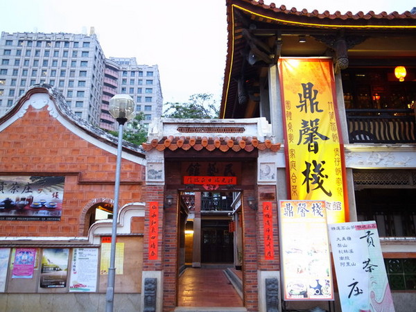 鼎馨棧復創美食館：＜台中｜北屯＞鼎馨棧復創美食館～古早台港式拿手菜料理～復古風＊經典合菜