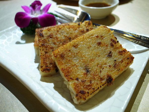 鼎馨棧復創美食館：＜台中｜北屯＞鼎馨棧復創美食館～古早台港式拿手菜料理～復古風＊經典合菜