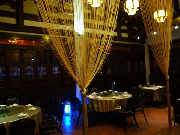 鼎馨棧復創美食館：＜台中｜北屯＞鼎馨棧復創美食館～古早台港式拿手菜料理～復古風＊經典合菜