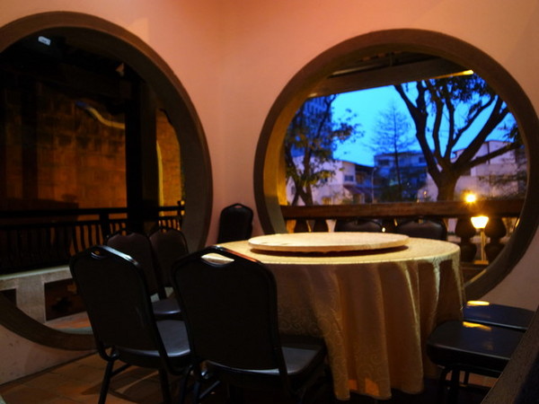 鼎馨棧復創美食館：＜台中｜北屯＞鼎馨棧復創美食館～古早台港式拿手菜料理～復古風＊經典合菜