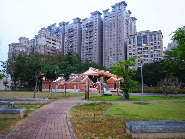 鼎馨棧復創美食館：＜台中｜北屯＞鼎馨棧復創美食館～古早台港式拿手菜料理～復古風＊經典合菜