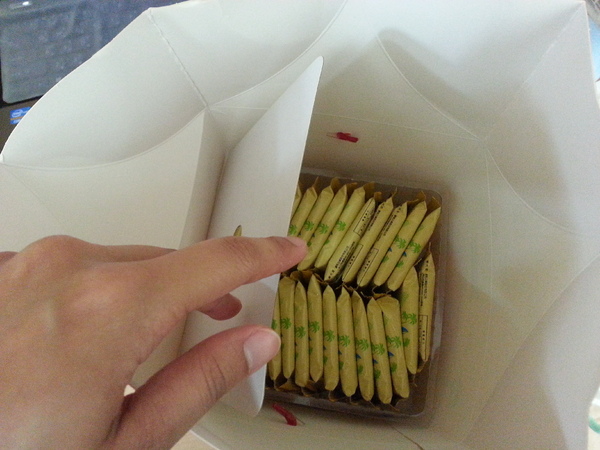 雅富卷卷燒零食系列：【口碑卷18】刷嘴系列。一口接著一口吃不停  