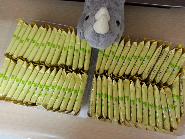 雅富卷卷燒零食系列：【口碑卷18】刷嘴系列。一口接著一口吃不停  