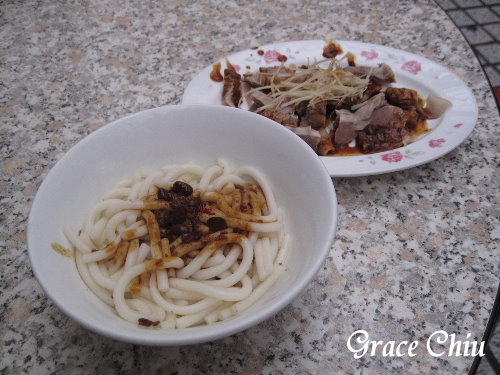 順風鹹粥:艋舺在地早餐~順風鹹粥.勇伯米苔目(華西街)