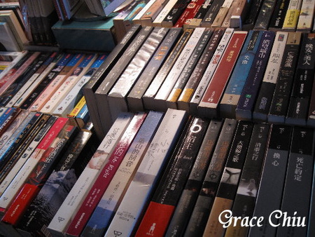 舊書櫃人文咖啡