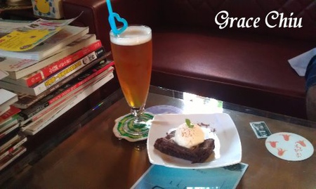 舊書櫃人文咖啡