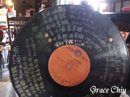 舊書櫃人文咖啡