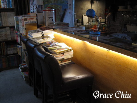 舊書櫃人文咖啡