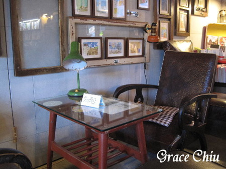 人文咖啡舊書櫃