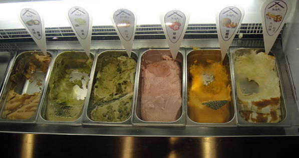 振頤軒(中山店)： 【振頤軒(中山店)】美味可口的瑞士捲.味濃情多的冰淇淋