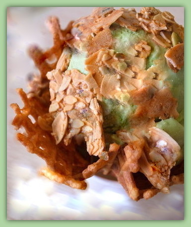 振頤軒(中山店)： 【振頤軒(中山店)】美味可口的瑞士捲.味濃情多的冰淇淋