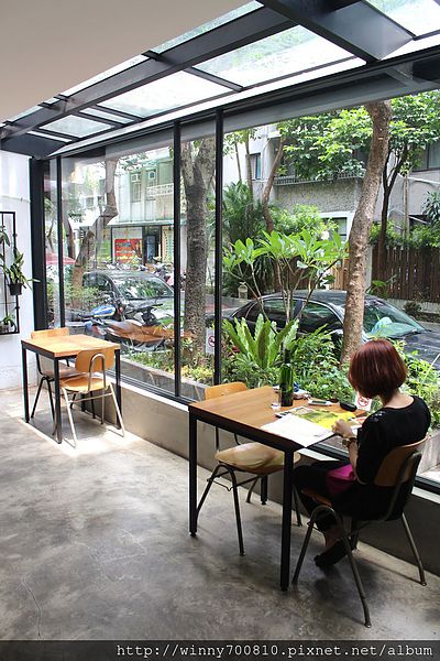 民生工寓coffee essential:台北 松山。舒適巷弄咖啡廳 民生工寓coffee essential 捷運松山機場站