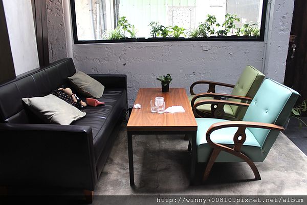 民生工寓coffee essential:台北 松山。舒適巷弄咖啡廳 民生工寓coffee essential 捷運松山機場站