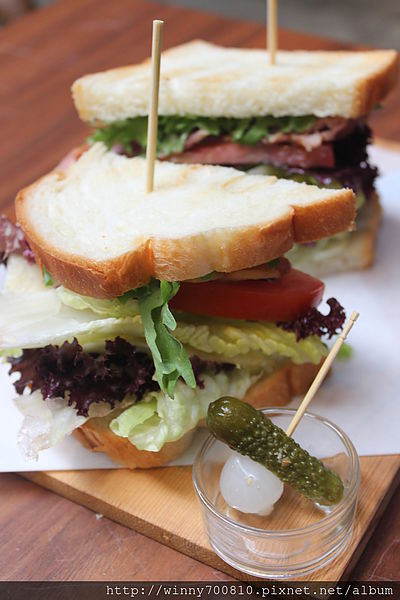 民生工寓coffee essential:台北 松山。舒適巷弄咖啡廳 民生工寓coffee essential 捷運松山機場站