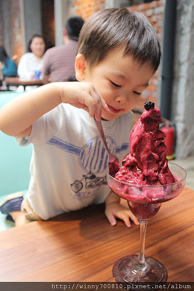 民生工寓coffee essential:台北 松山。舒適巷弄咖啡廳 民生工寓coffee essential 捷運松山機場站