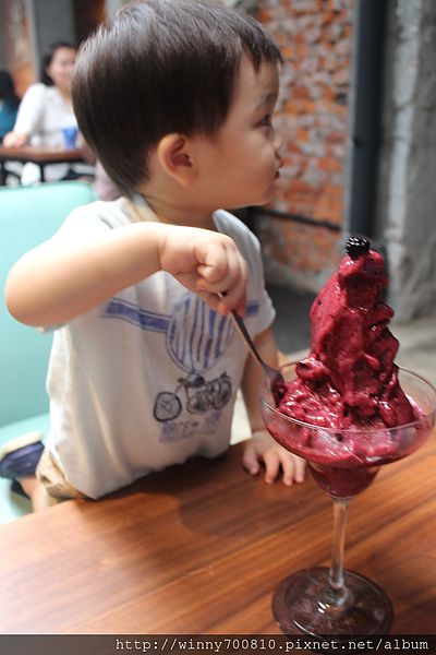 民生工寓coffee essential:台北 松山。舒適巷弄咖啡廳 民生工寓coffee essential 捷運松山機場站