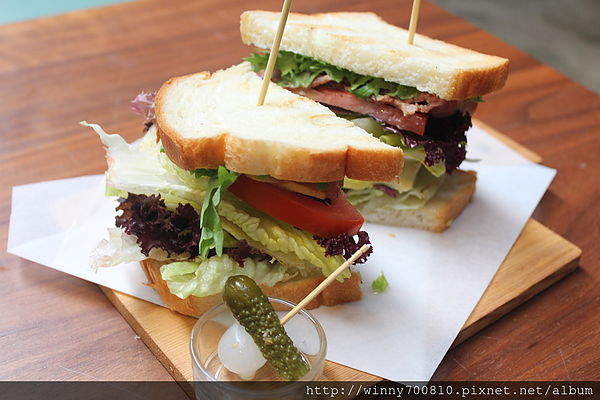 民生工寓coffee essential:台北 松山。舒適巷弄咖啡廳 民生工寓coffee essential 捷運松山機場站