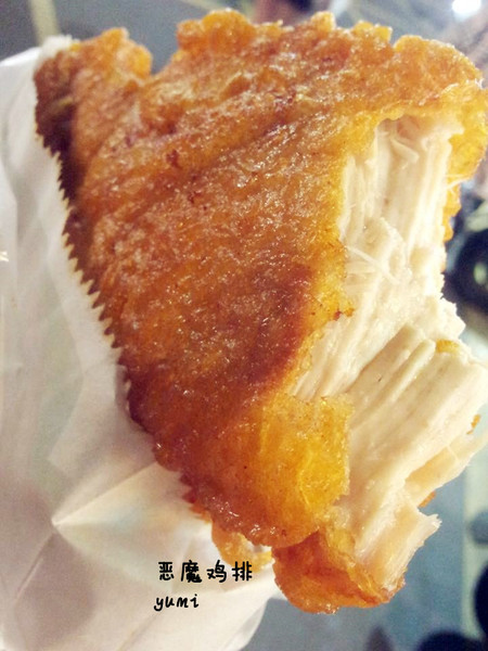 惡魔雞排：【台中食記】惡魔降臨!!超厚切超多汁的惡魔雞排@東海夜市