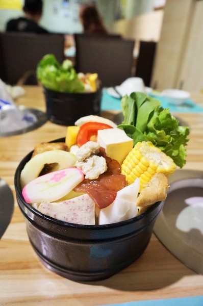 潮間帶精緻鍋物:內湖-潮間帶精緻鍋物:多種精緻湯頭及手工食材.CP值不錯