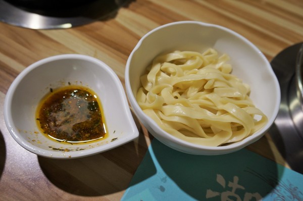 潮間帶精緻鍋物:內湖-潮間帶精緻鍋物:多種精緻湯頭及手工食材.CP值不錯