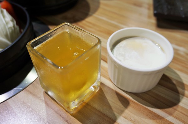 潮間帶精緻鍋物:內湖-潮間帶精緻鍋物:多種精緻湯頭及手工食材.CP值不錯