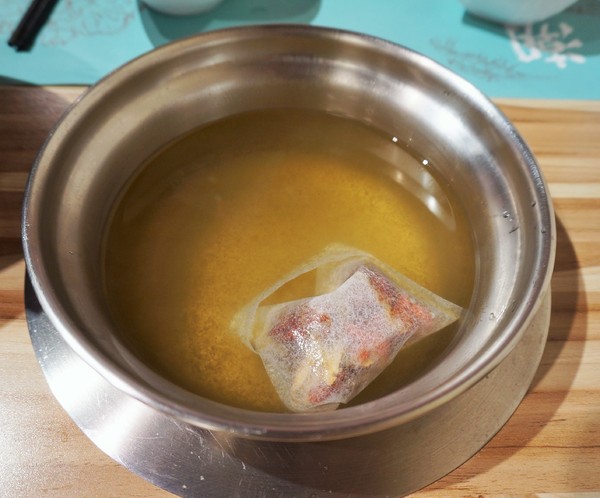 潮間帶精緻鍋物:內湖-潮間帶精緻鍋物:多種精緻湯頭及手工食材.CP值不錯