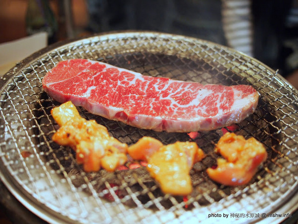 出一張嘴(中港店):【食記】台中出一張嘴中港店@西區BRT中正國小 : 水準還在的日式燒肉店,點餐不手軟的食肉天堂,幸福真的只要出一張嘴!