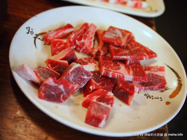 出一張嘴(中港店):【食記】台中出一張嘴中港店@西區BRT中正國小 : 水準還在的日式燒肉店,點餐不手軟的食肉天堂,幸福真的只要出一張嘴!