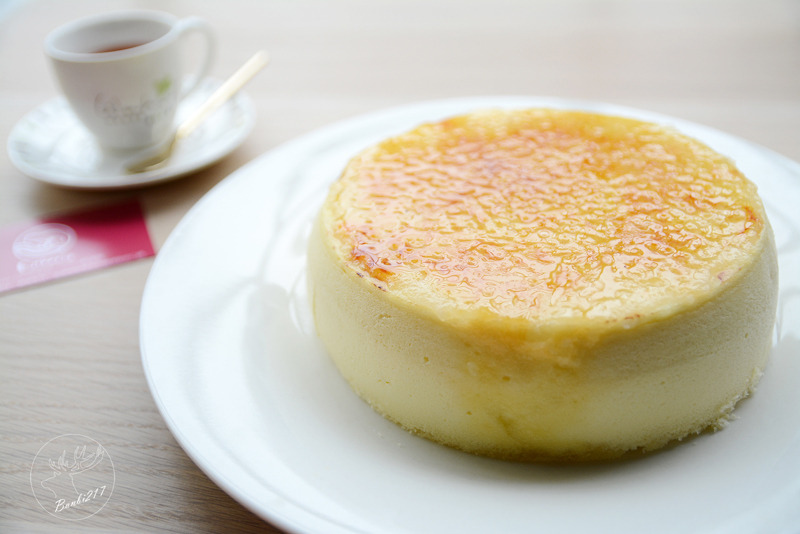 Banbi217 美食旅遊: [宅配甜點]Euthenia爆漿Cheese軟蛋糕-現烤焦糖及頂級巧克力口味(邀約)