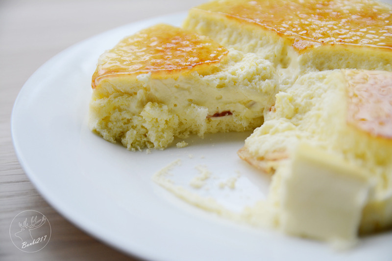 Banbi217 美食旅遊: [宅配甜點]Euthenia爆漿Cheese軟蛋糕-現烤焦糖及頂級巧克力口味(邀約)