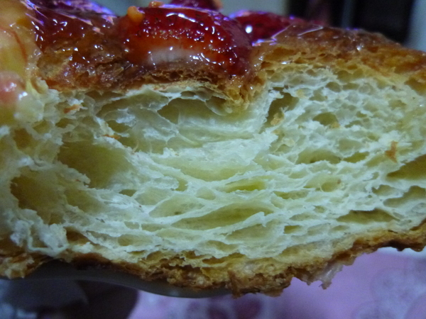 米哥烘培坊:【台中西區】勤美誠品,我只是不小心手滑之三款草莓麵包+麻糬-米哥烘培坊