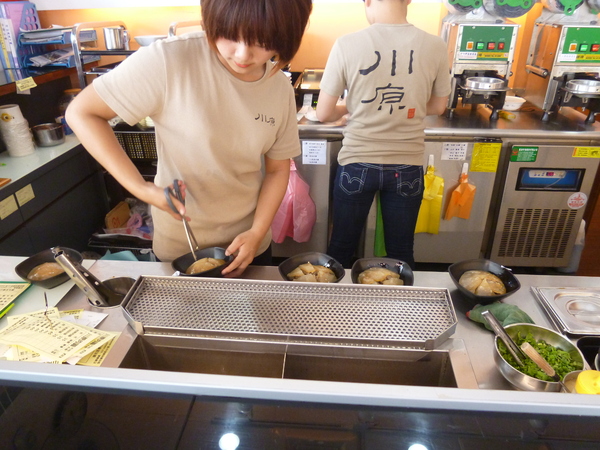 川原肉圓：【苗栗頭份】尚順廣場美食區，第一次吃到有泡菜的肉圓!？－川原肉圓