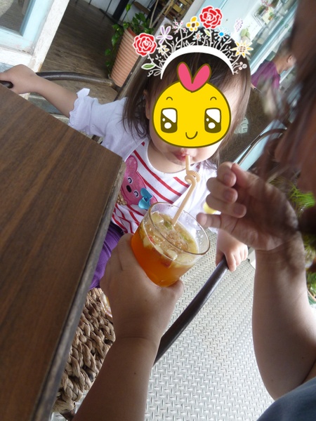 峨嵋湖水岸咖啡香草園：【新竹峨嵋】花草叢生，不上不下的廢墟感也是一種美？－峨嵋湖水岸咖啡香草園