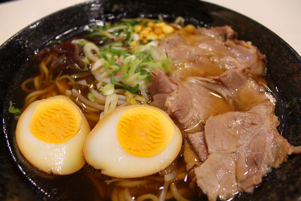 彩日式拉麵專賣店：[台北]開賣兩小時秒殺拉麵 淡水彩日式拉麵