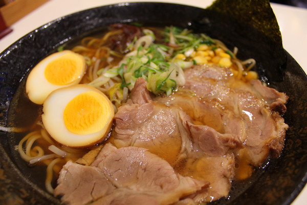 彩日式拉麵專賣店：[台北]開賣兩小時秒殺拉麵 淡水彩日式拉麵