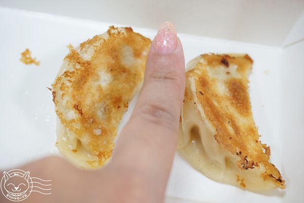 御餃子專門店：【星羽愛美食-台中】小店專賣特別口味煎餃，芋丁燒糯米好像煎的燒賣，麻婆花椒子辣香麻一次滿足~御餃子專賣店。