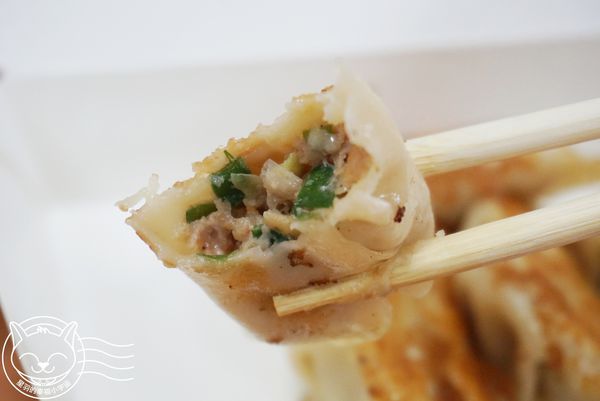 御餃子專門店：【星羽愛美食-台中】小店專賣特別口味煎餃，芋丁燒糯米好像煎的燒賣，麻婆花椒子辣香麻一次滿足~御餃子專賣店。