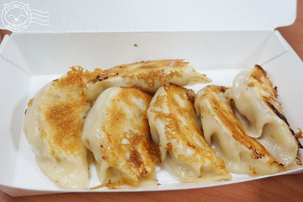 御餃子專門店：【星羽愛美食-台中】小店專賣特別口味煎餃，芋丁燒糯米好像煎的燒賣，麻婆花椒子辣香麻一次滿足~御餃子專賣店。